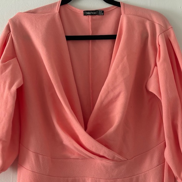 Size 16 Boohoo Plus Size Coral Puff Sleeve Fit and Flare Aline Wrap Dress - Picture 2 of 3